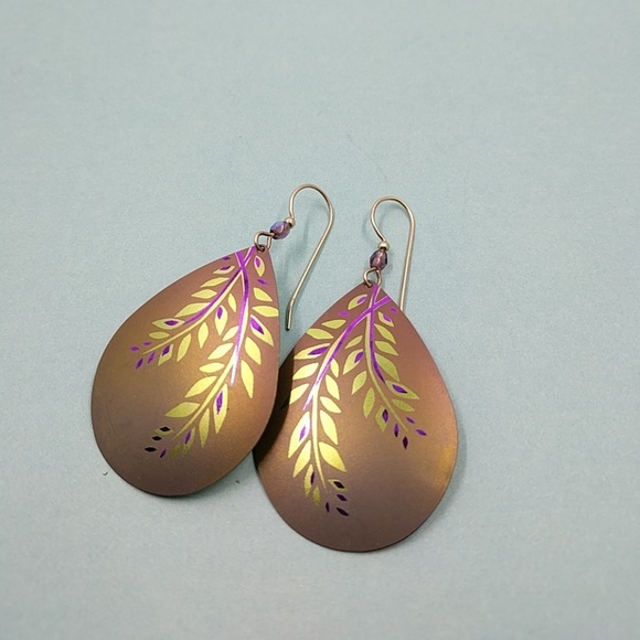 Holly Yashi Jewelry - ⬇️$20 Holly Yashi Nature Earrings